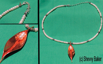 Silver-Pearl Necklace with Copper Leaf